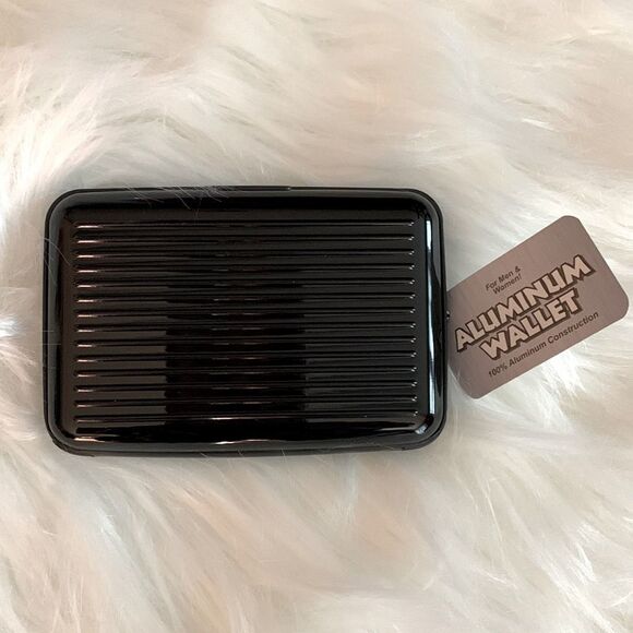 ALUMINUM CARD HOLDER FOR MEN AND WOMEN - Picture 1 of 3